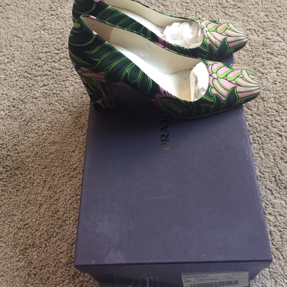 Prada Green and Pink Heels - Picture 2 of 4